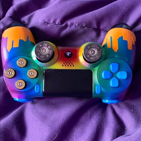 Custom Rainbow PS4 Controller - Picture 4 of 6
